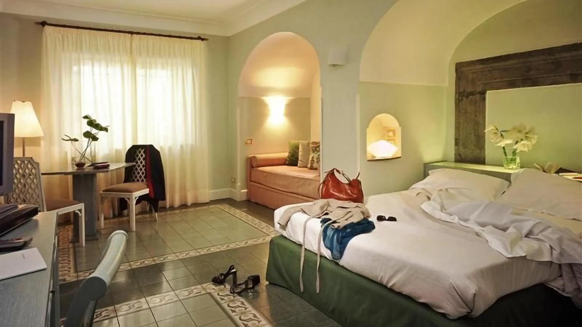 Hotel Costantinopoli 104 Nápoles