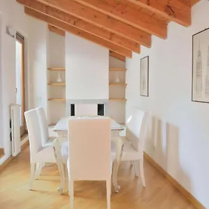 https://mansarda-in-piazza-duomo.it-lombardy.com
