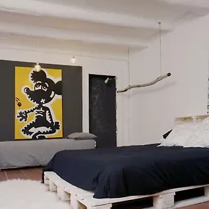 Hébergement de vacances Art House In The Artist Workspace In The Center